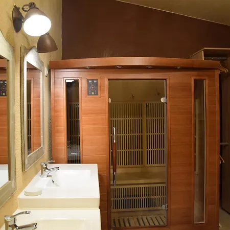 Le Safranier Maison Ancienne Avec Piscine Couverte Et Chauffee *