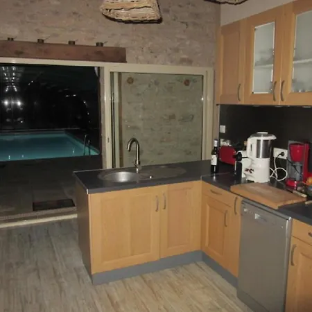 Prázdninový dům Le Safranier Maison Ancienne Avec Piscine Couverte Et Chauffee