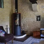 Hébergement de vacances Le Safranier Maison Ancienne Avec Piscine Couverte Et Chauffée