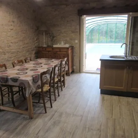 Le Safranier Maison Ancienne Avec Piscine Couverte Et Chauffée Hébergement de vacances *