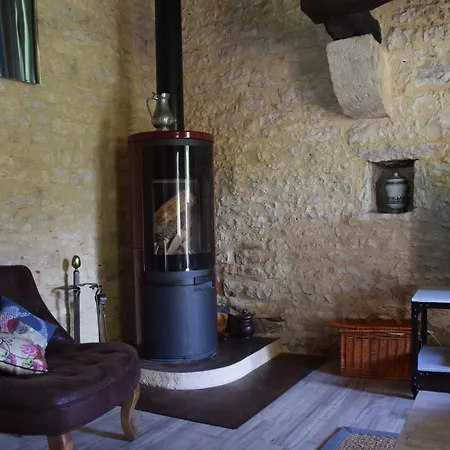 Hébergement de vacances Le Safranier Maison Ancienne Avec Piscine Couverte Et Chauffée